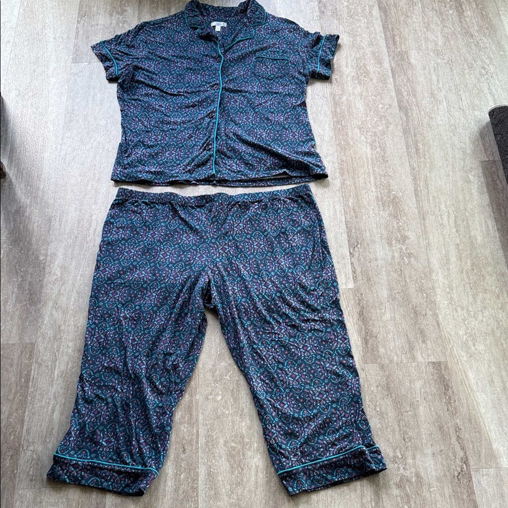 Secret Treasures women’s short sleeve pajama set
